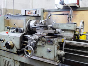 training Teknik Pengeboran, Pembubutan Lurus, Tirus, & Ulir (Drilling, Tapering, Threading)